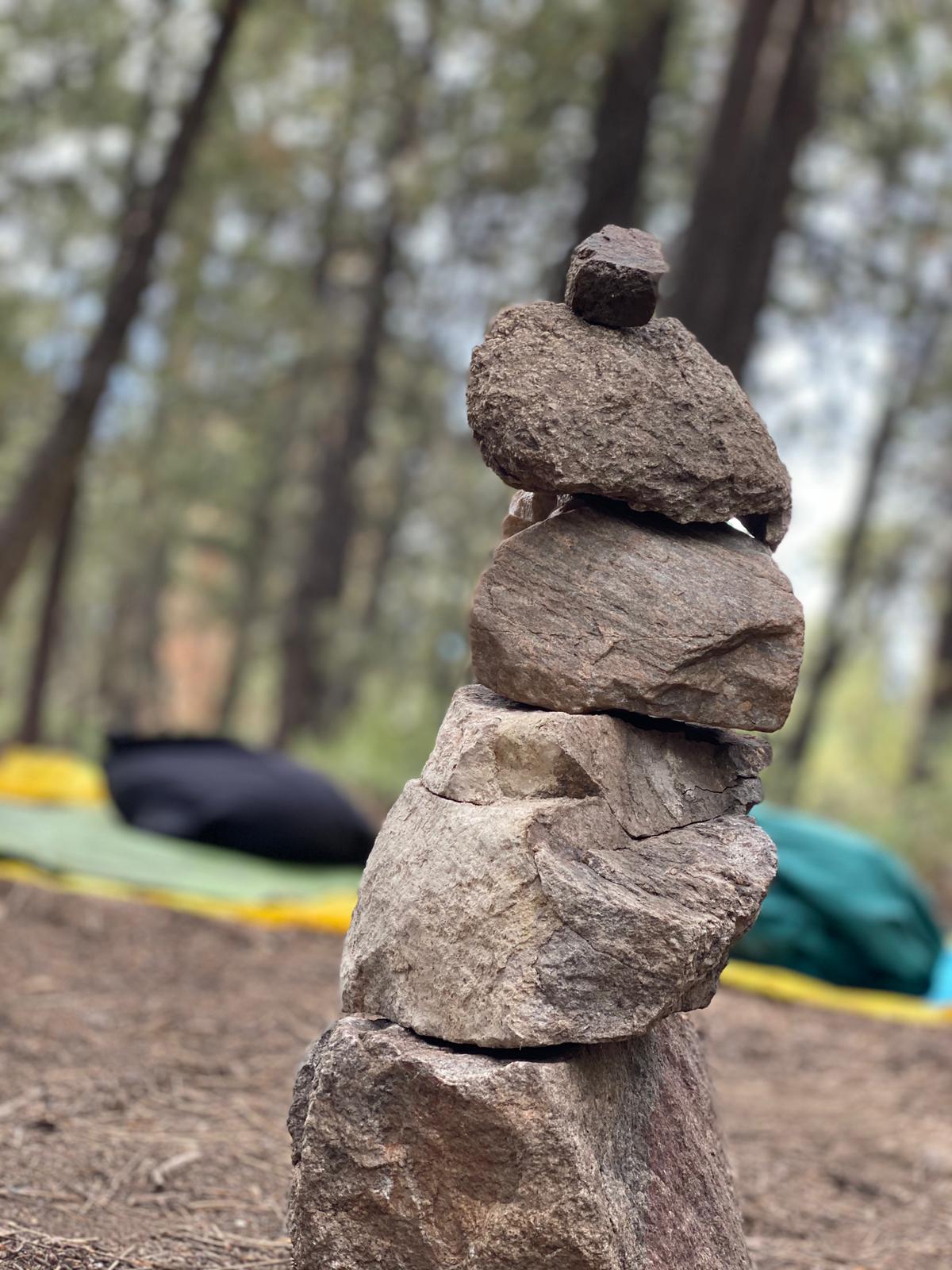 rocks balance circling